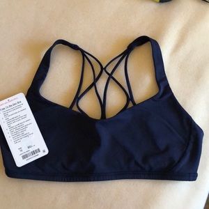 Lululemon Free To Be Zen Bra in Midnight sz 10